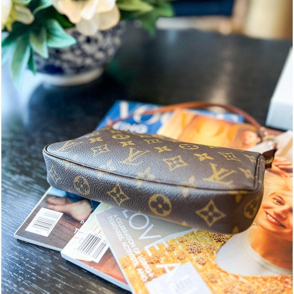 LOUIS VUITTON Pochette Accessoires Brown LV Logo Monogram Canvas Shoulder Bag - Picture 5 of 12